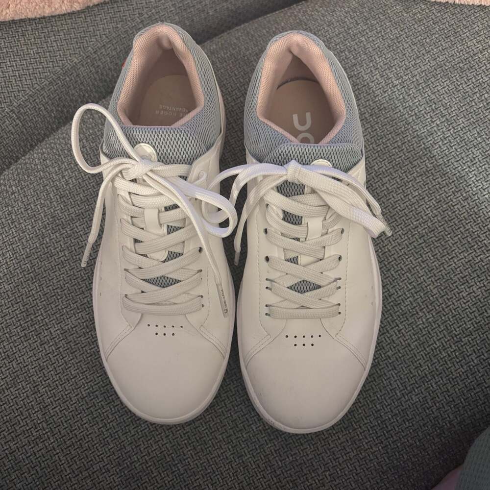 On The Roger Advantage Women's Sneakers White Rose Size 7.5